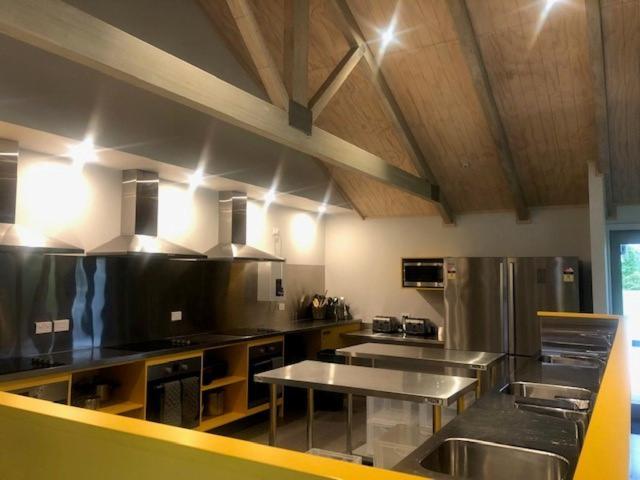 Ashburton Holiday Park Стая снимка